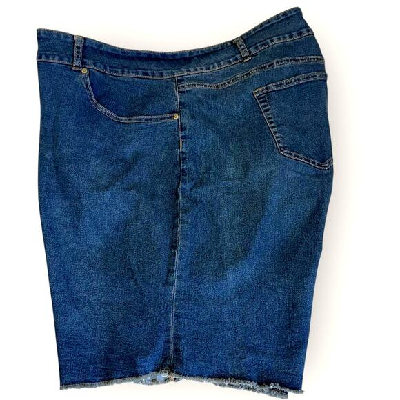 Rock & Stone Denim Bermuda Blue Jeans Shorts Raw Hem Stretchy Plus Size 26W - Picture 3 of 13
